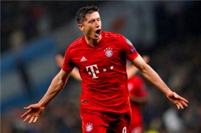 爱游戏体育-关于莱万多夫斯基回归赛场，关键助攻首场状态亮眼，DWG观众沸腾！的信息