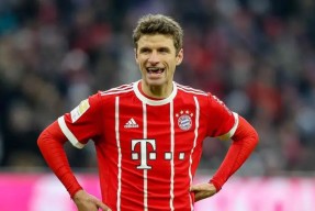 爱游戏-莱万多夫斯基意外战胜FPX，大比分获胜引爆全场！上演精彩一战(莱万多夫斯基受伤了)