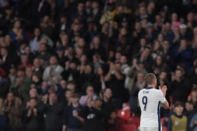 爱游戏- 体育晚报利物浦宣布明年签约凯塔 骑士老板终止球 