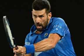 爱游戏体育-德约科维奇重要时刻重返赛场，西班牙队带队取胜！